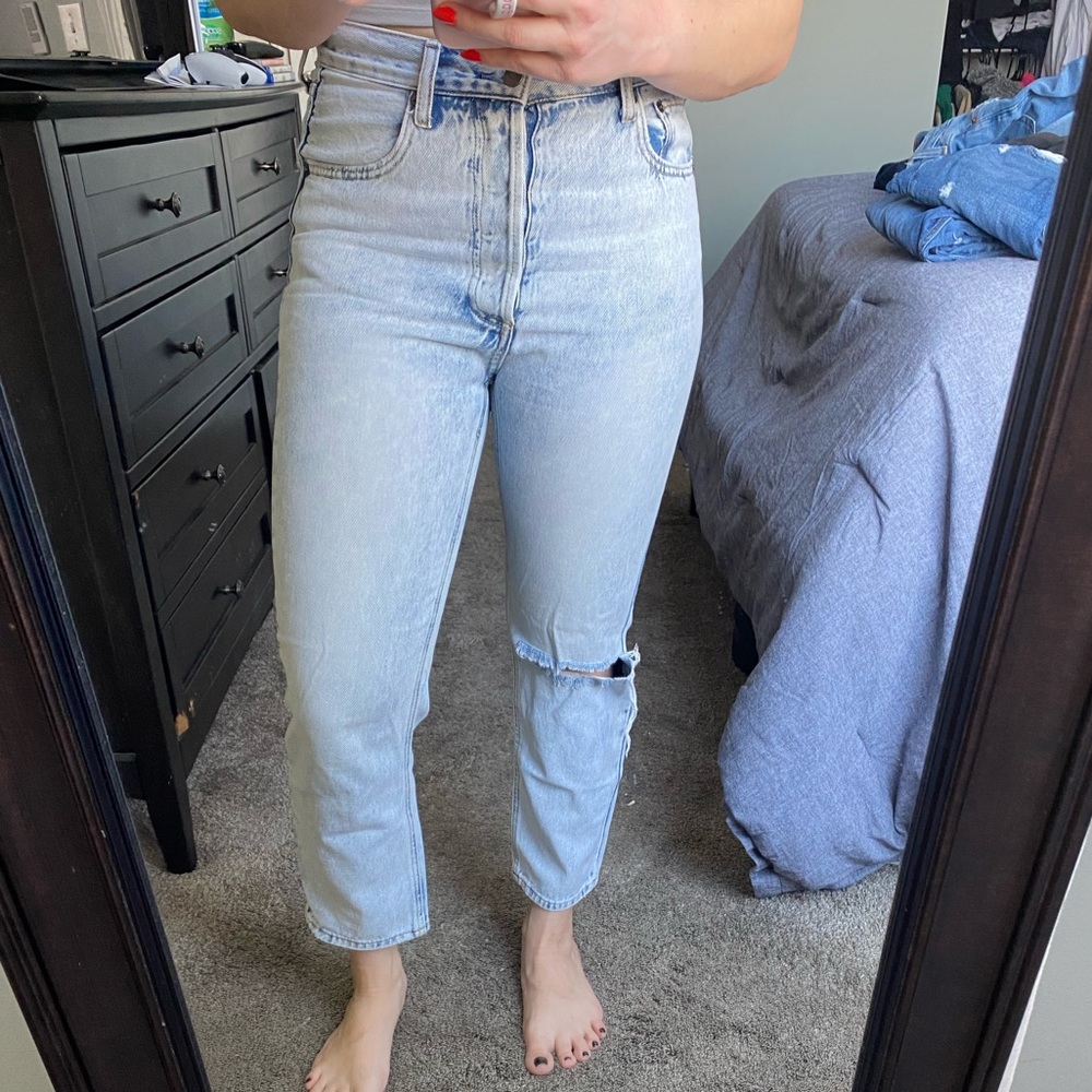 LENNON DISTRESSED HIGH RISE DENIM